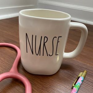 🏥👩‍⚕️NURSE APPRECIATION Rae Dunn “NURSE” mug🩺💉